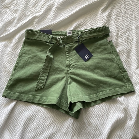 GAP Green Belted High Rise Shorts - Picture 4 of 8